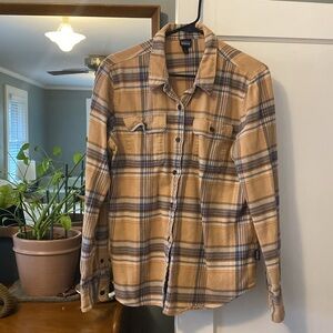 Women’s Patagonia Flannel 🏔️